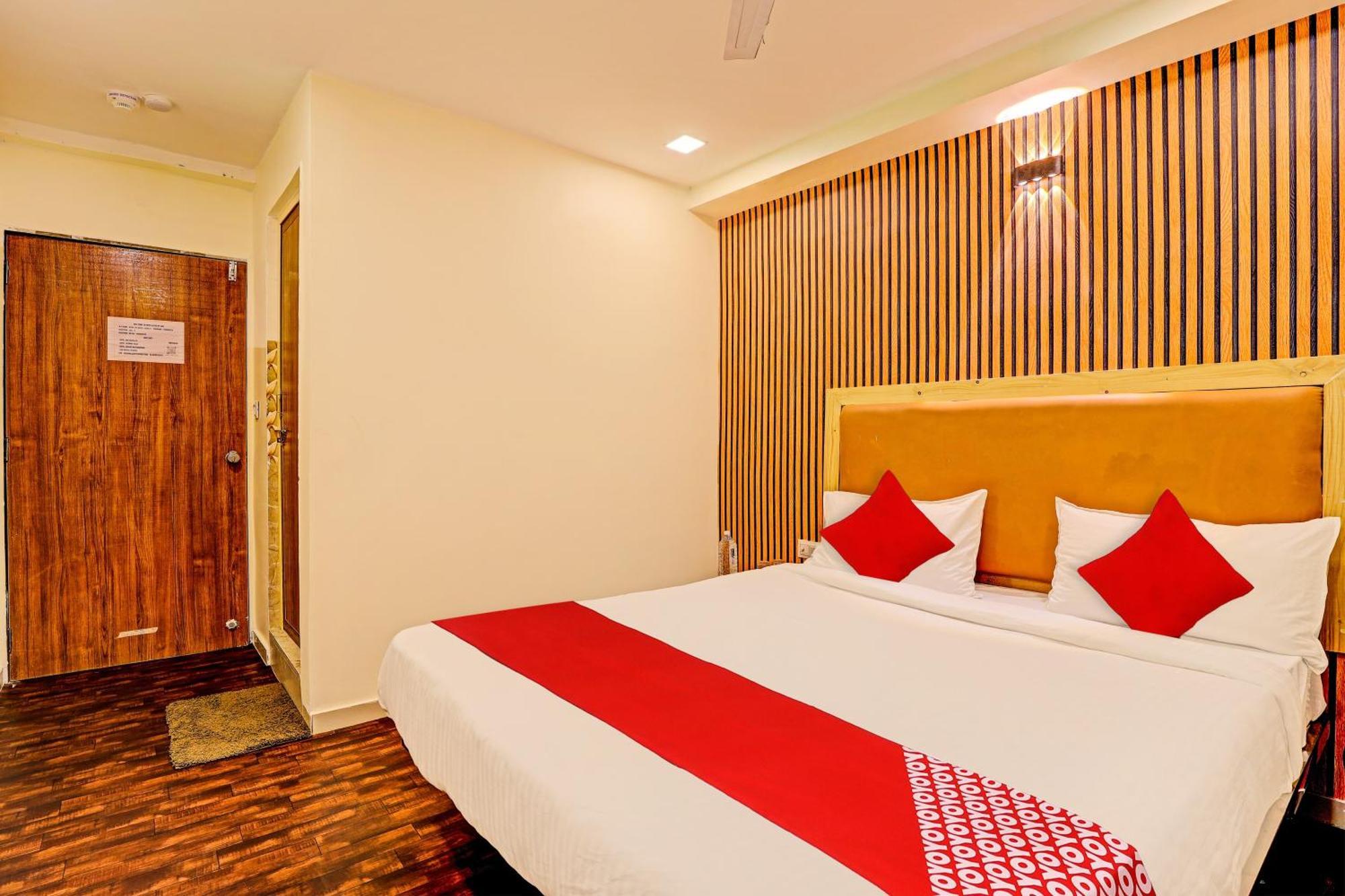Hotel O Alexa Ahmedabad Bagian luar foto