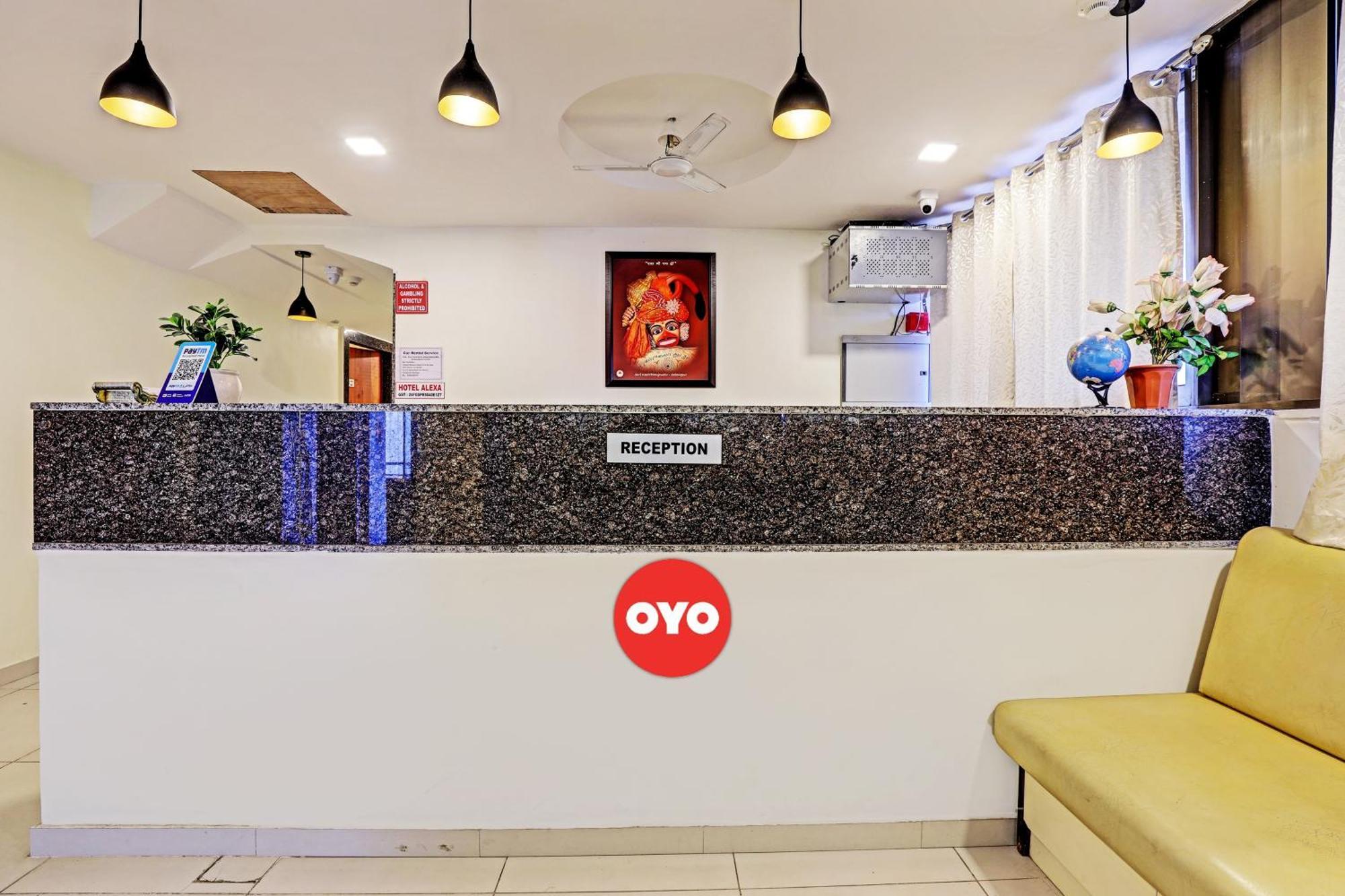 Hotel O Alexa Ahmedabad Bagian luar foto