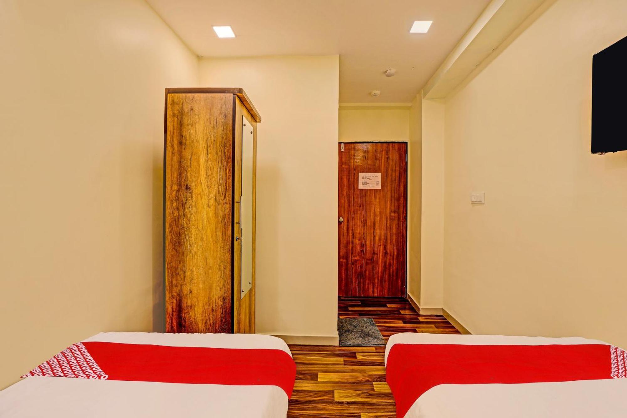 Hotel O Alexa Ahmedabad Bagian luar foto