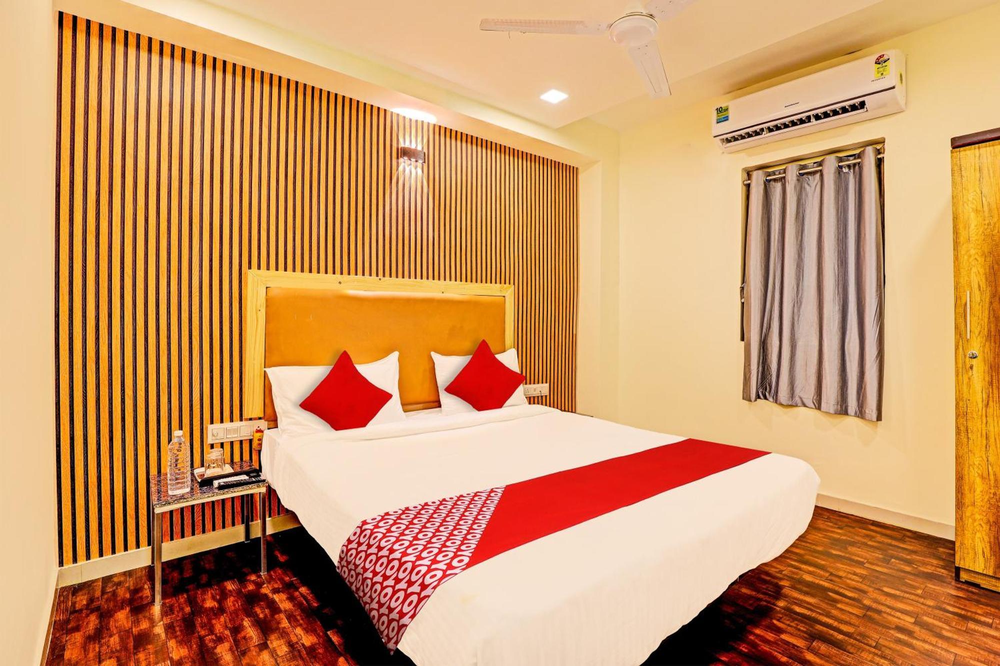 Hotel O Alexa Ahmedabad Bagian luar foto